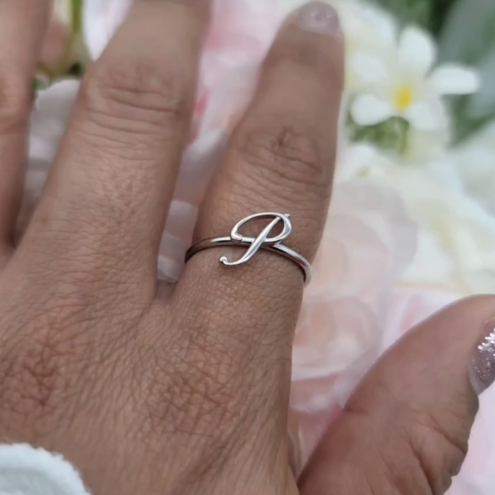 🥰 DAINTY INITIAL STERLING SILVER RING - Picture 9 of 13